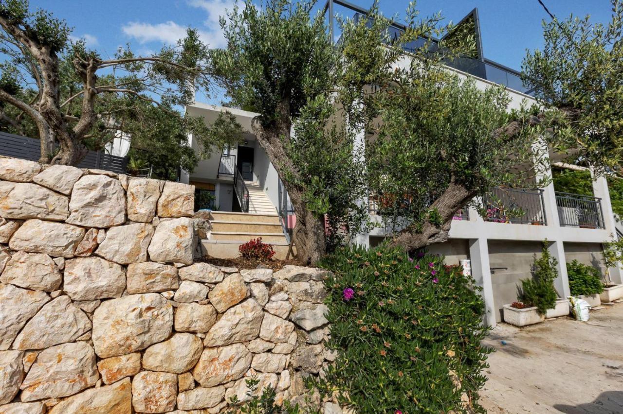 Apartments Lucky Brela Exterior foto