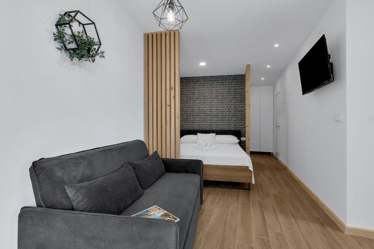 Apartments Lucky Brela Exterior foto
