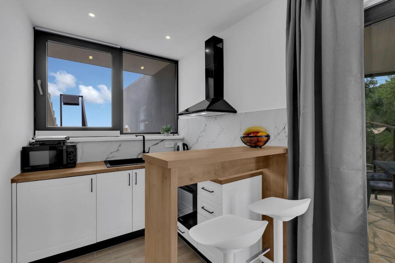Apartments Lucky Brela Exterior foto